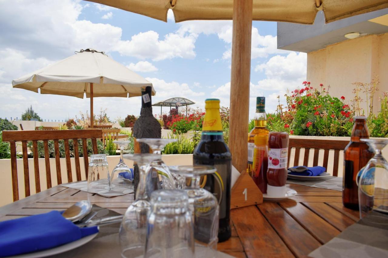 Peaks Hotel Nanyuki Eksteriør billede